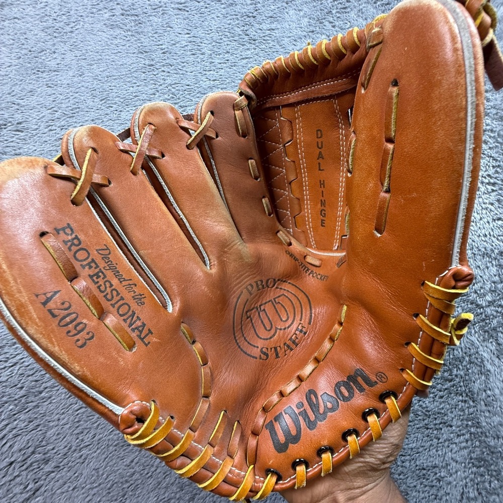Vintage Wilson A2093 Pro Staff Baseball Glove 11.5" LHT Brown Leather Infield